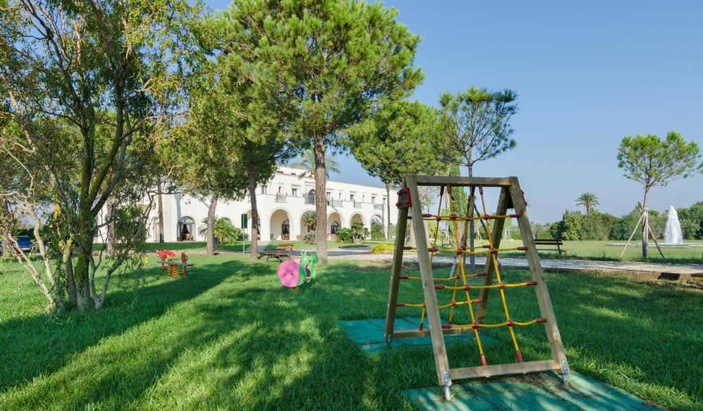 Amaregold Tenuta La Baronessa Resort Tuglie Exteriör bild
