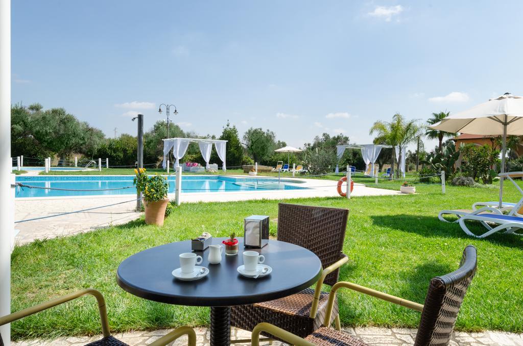 Amaregold Tenuta La Baronessa Resort Tuglie Exteriör bild