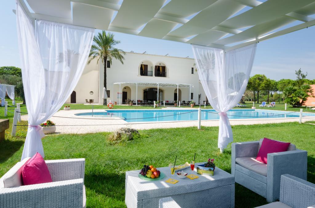 Amaregold Tenuta La Baronessa Resort Tuglie Exteriör bild