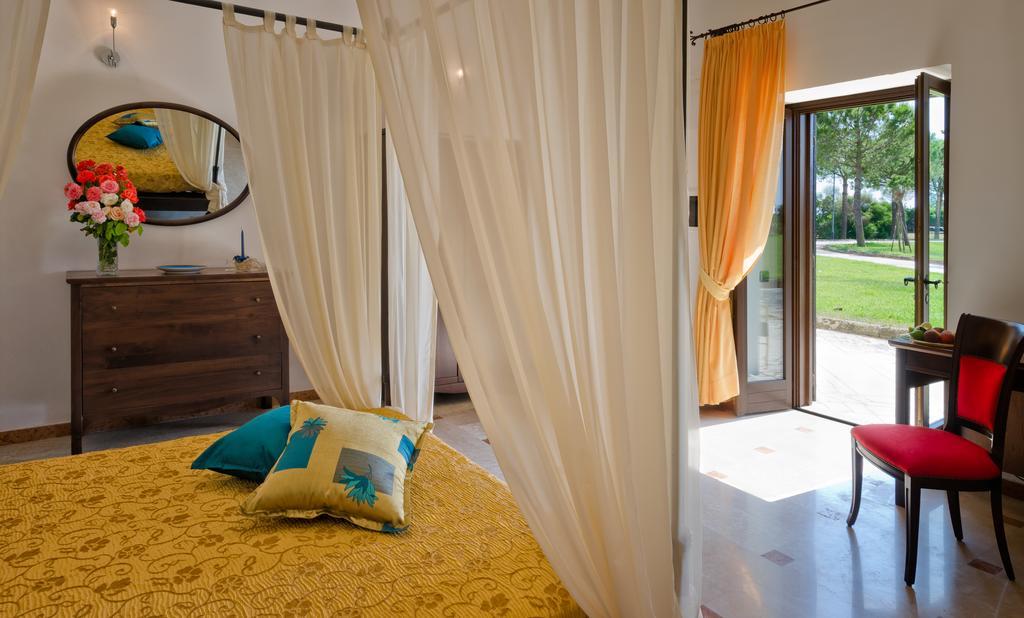 Amaregold Tenuta La Baronessa Resort Tuglie Exteriör bild
