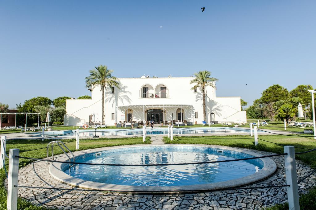 Amaregold Tenuta La Baronessa Resort Tuglie Exteriör bild